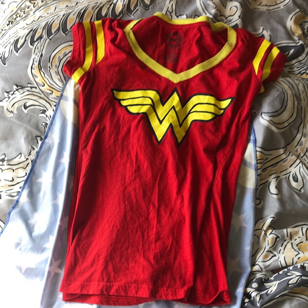 Wonder woman Shirt with Cape